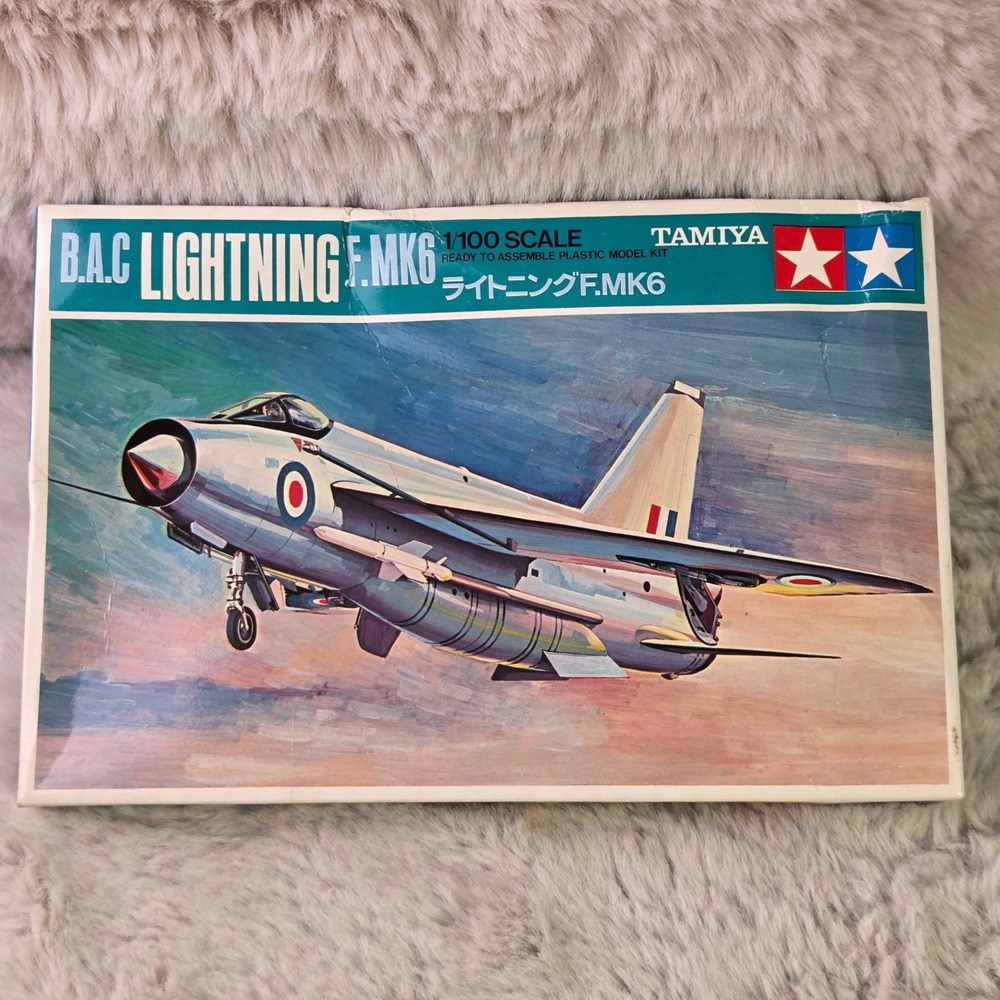 Tamiya 1/100 B.A.C. Lightning F.MK6 Mini Jet Series No. 4 Model Kit PA1004